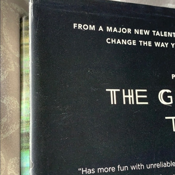 🔥3/$10 The Girl on the Train Paula Hawkins novel - Picture 10 of 11